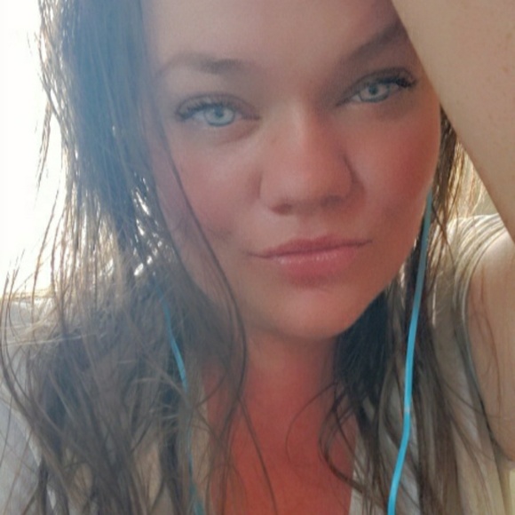 ladyblueeyez95